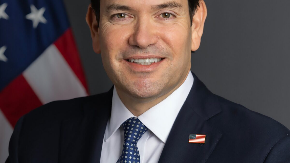 Official portrait of Secretary Marco Rubio, 2025.